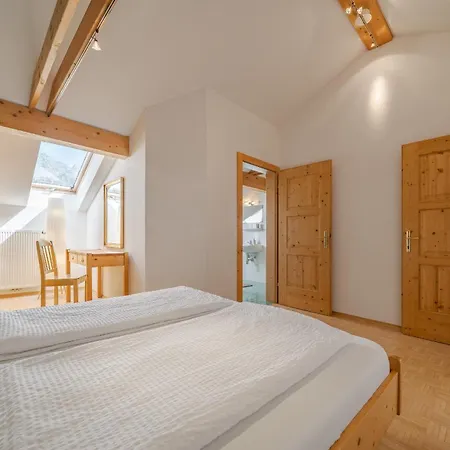 Apartment Haus H.o.f. *